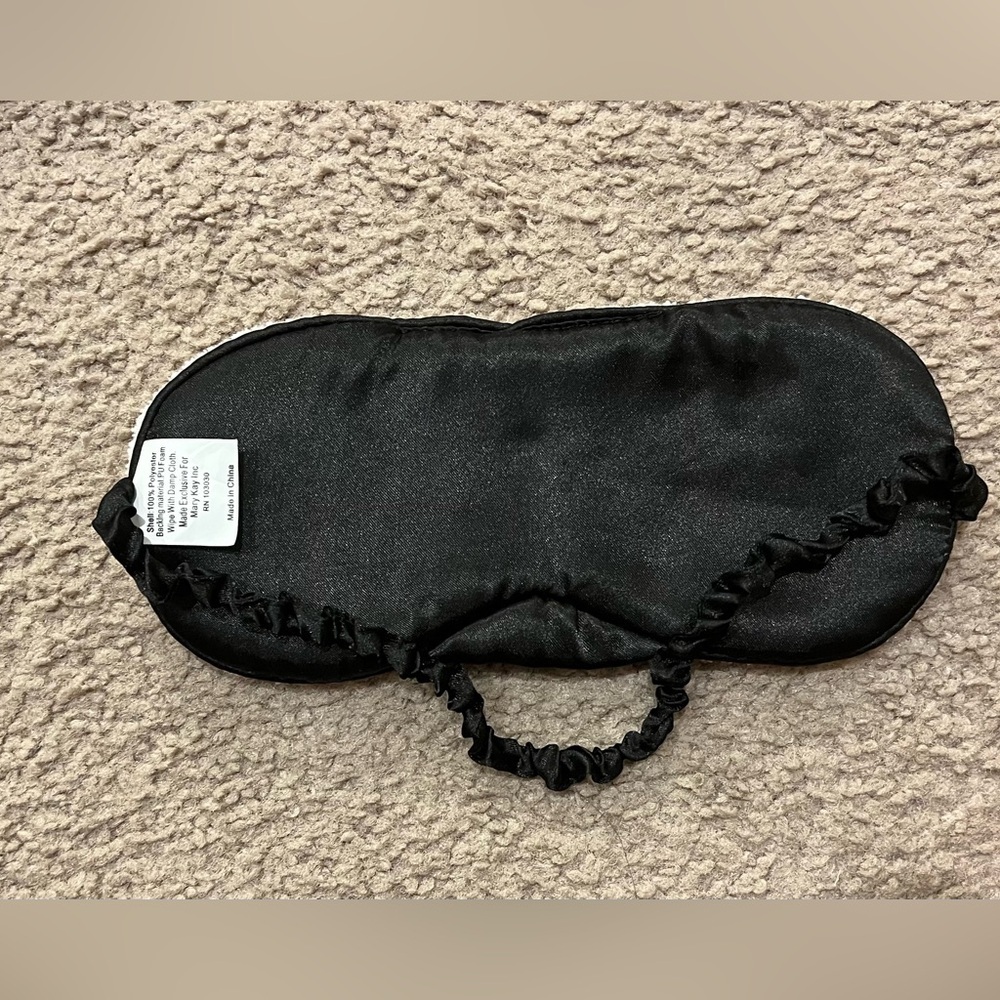 Mary Kay Pink Soft Plush Tote Bag and Eye Mask - Picture 4 of 11